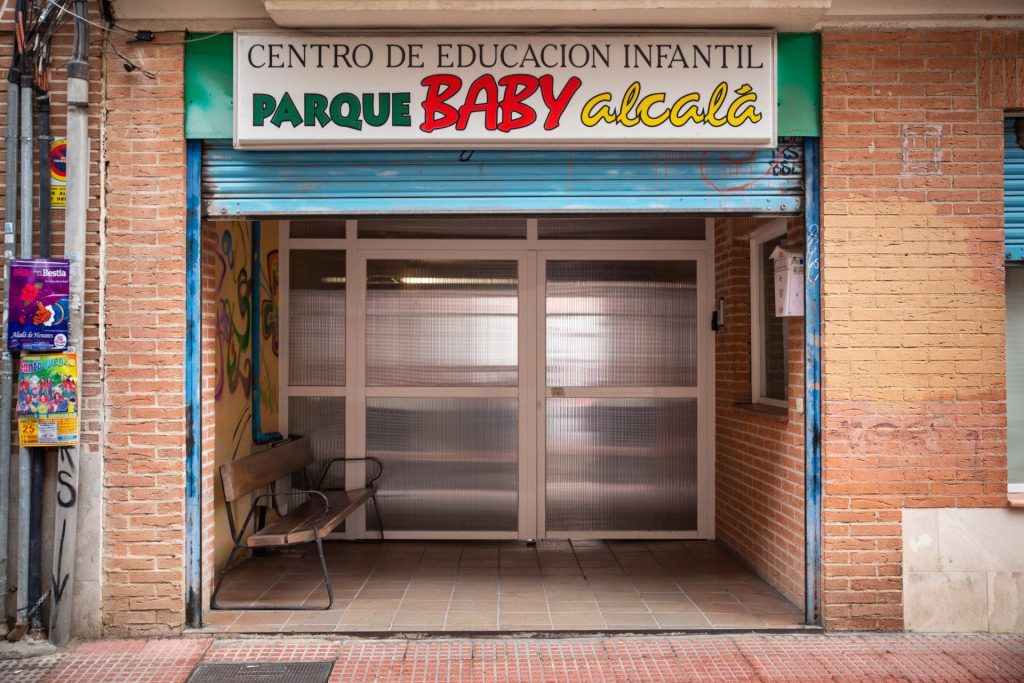 Entrada de centro infantil Alcalá