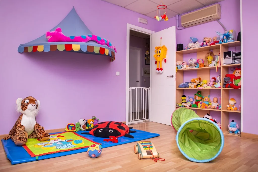 Habitación de juegos colorida