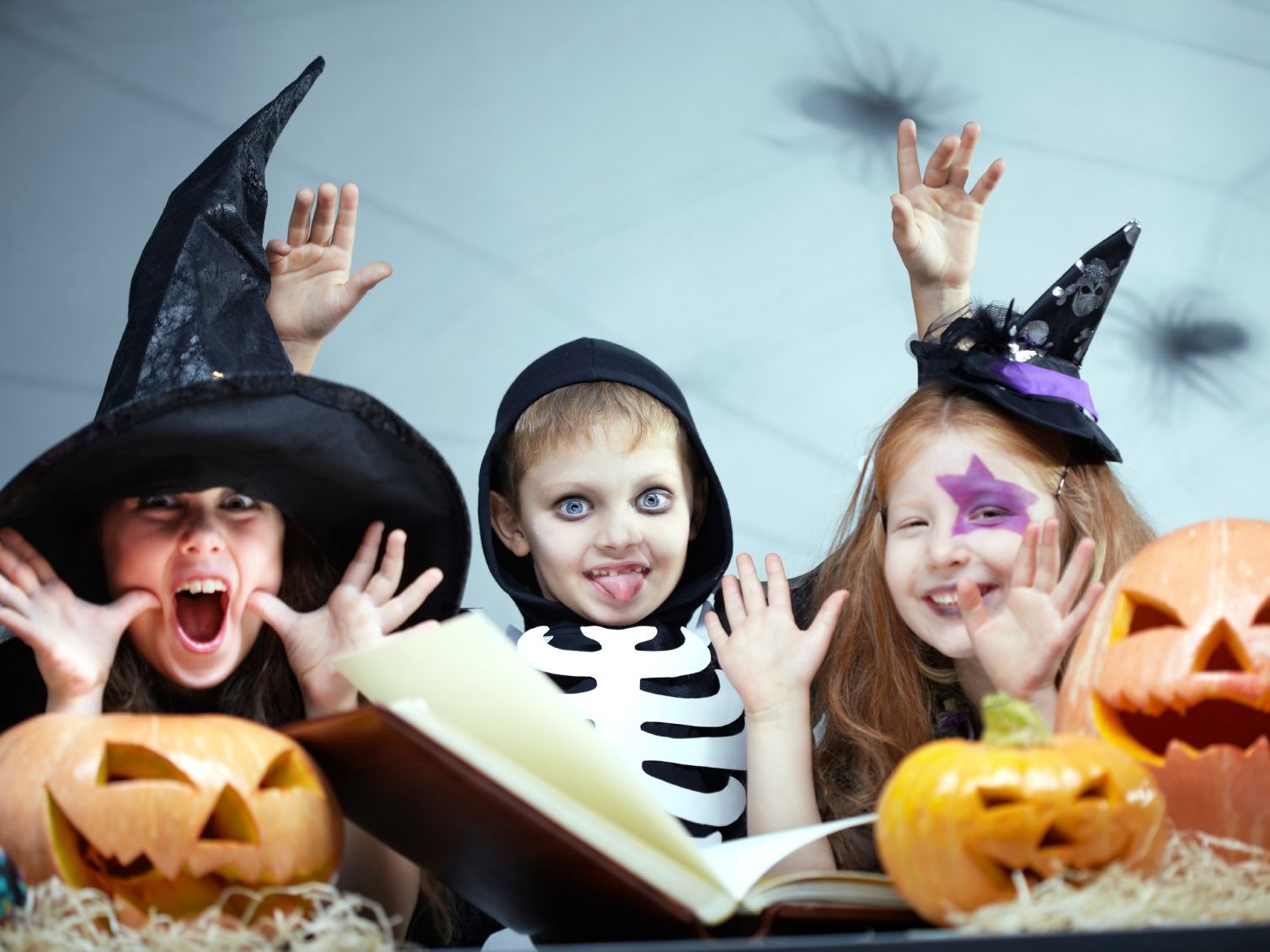 Niños disfrazados de Halloween